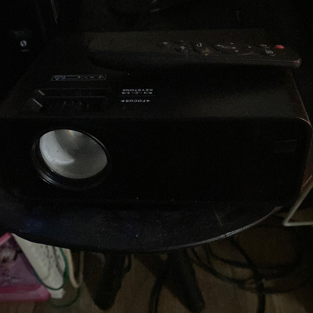 Projector can be played on the wall or almost on anything
